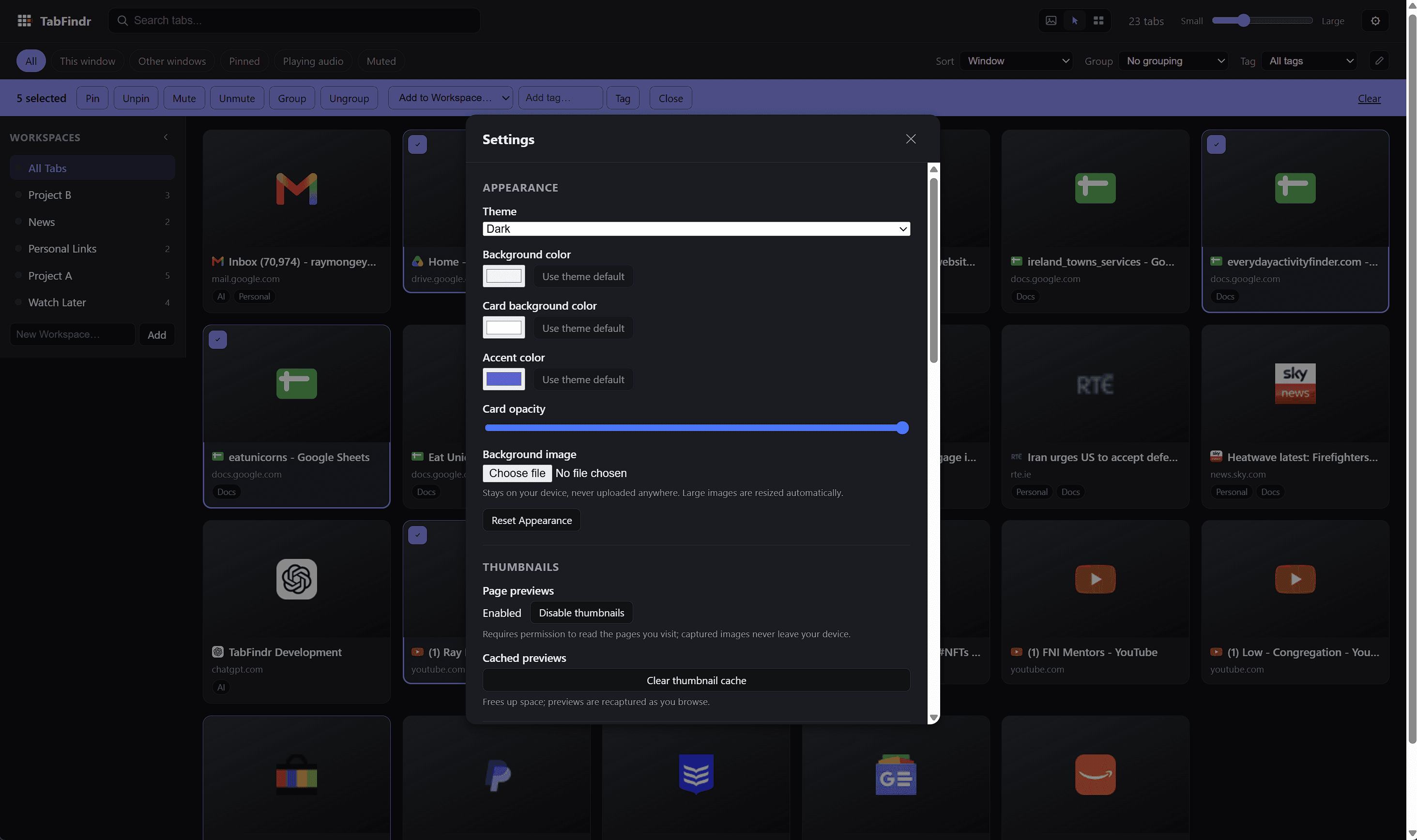 TabFindr Settings panel showing Appearance options and the Thumbnails permission explaining that captured previews never leave the device